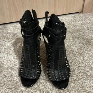 Vince Camuto Kipper Heel size 7.5